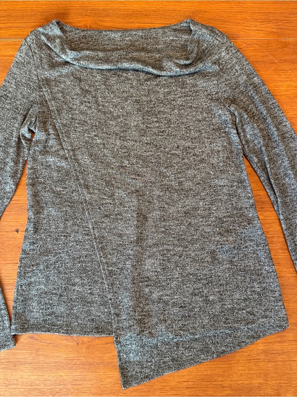 Simply Vara- Vava Wang Women’s Asymmetrical Hem Long Sleeve Sweater - Gray